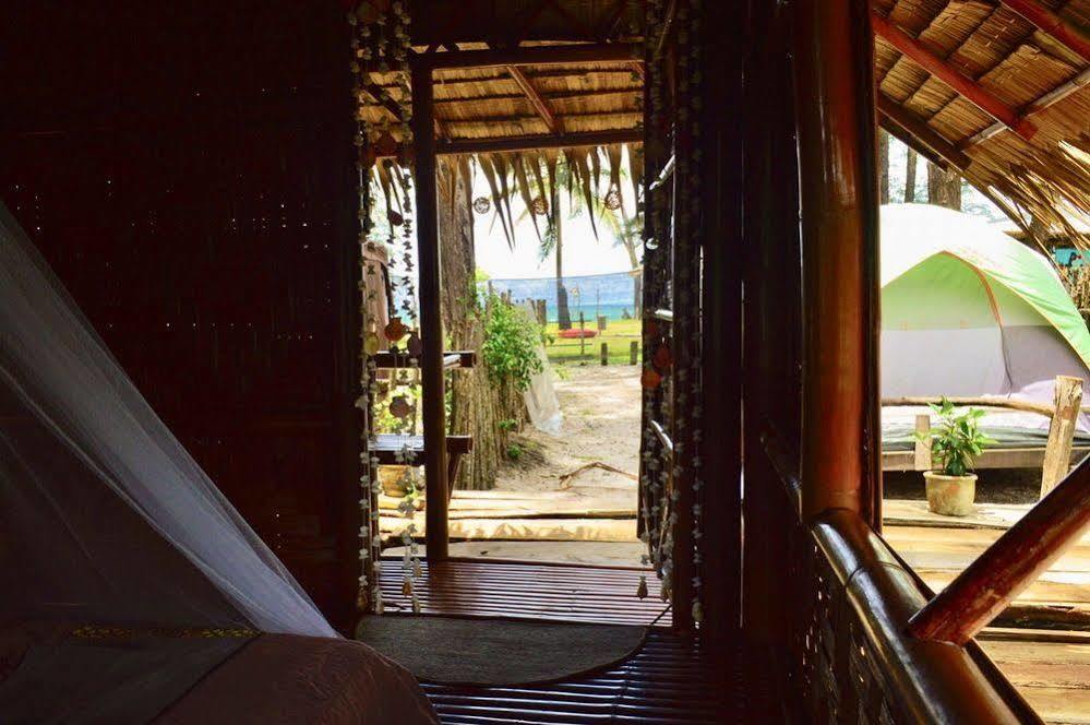 Micky Monkey Beach Hotel Phuket Maikhao Thailand Mai Khao Zewnętrze zdjęcie